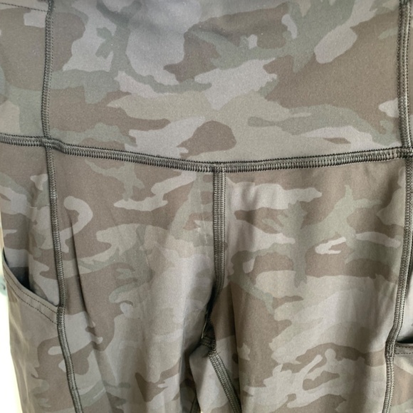 Lululemon Fast and Free High Rise Tight 25” - Picture 3 of 3